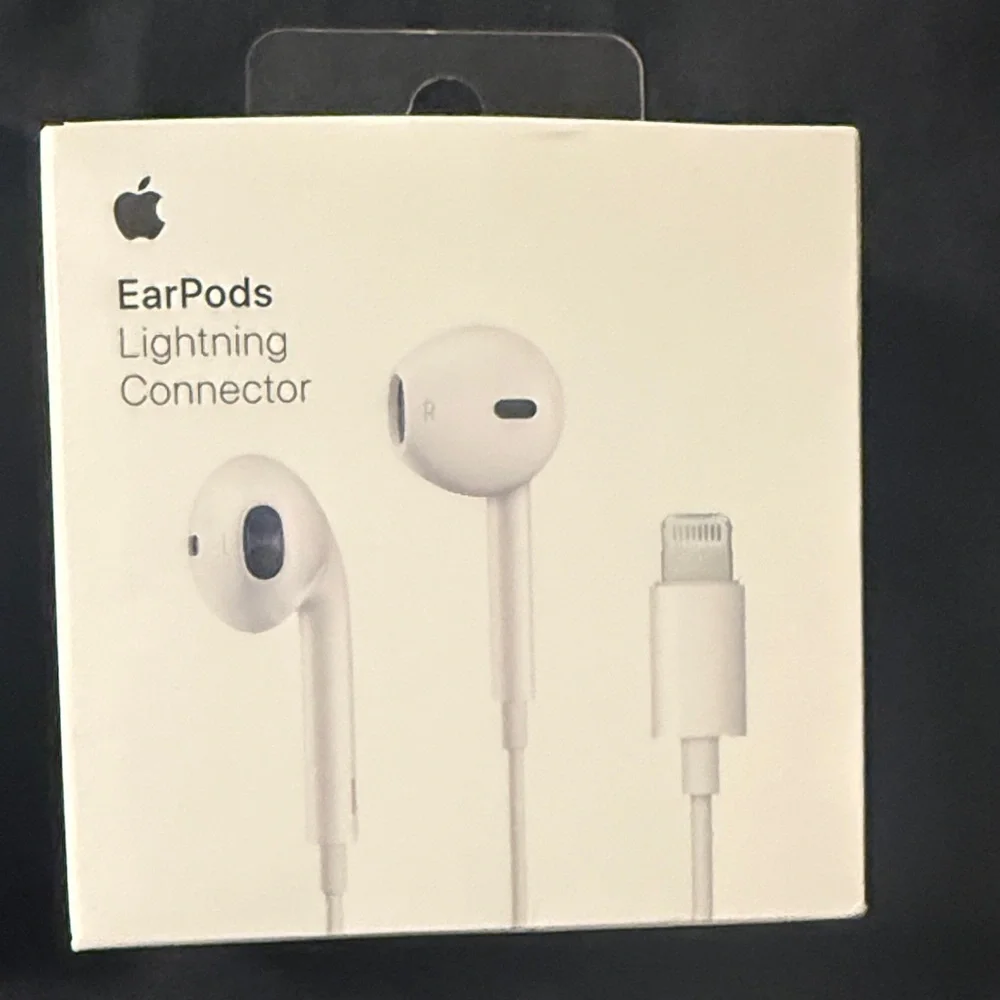 New in box Apple EarPods with Lightning Connector - Classic White